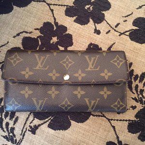 Louis Vuitton Monogram wallet